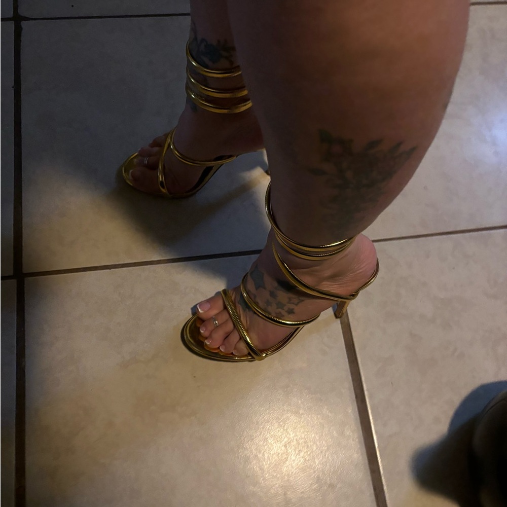 Heels - Picture 7 of 8